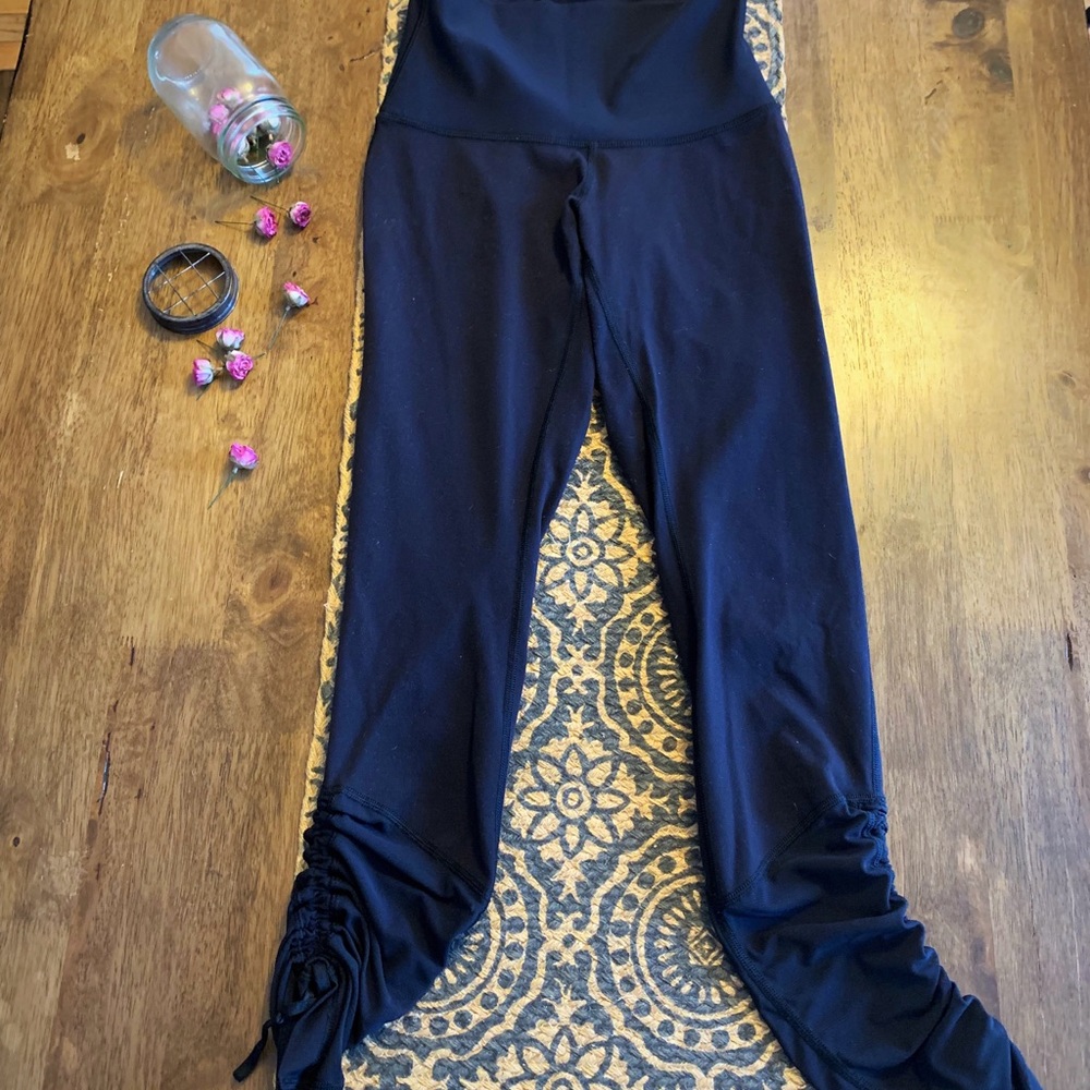 Lululemon size 6